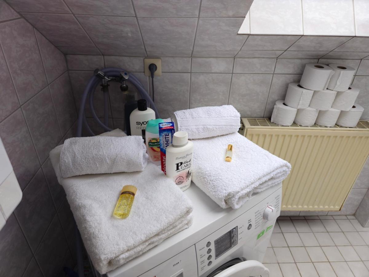 Sauna - Massage -Bodensee-Cinema Feeling- Home Sharing - Parking - Kueche ราดอล์ฟเซลล์ อัม โบเดนซี ภายนอก รูปภาพ